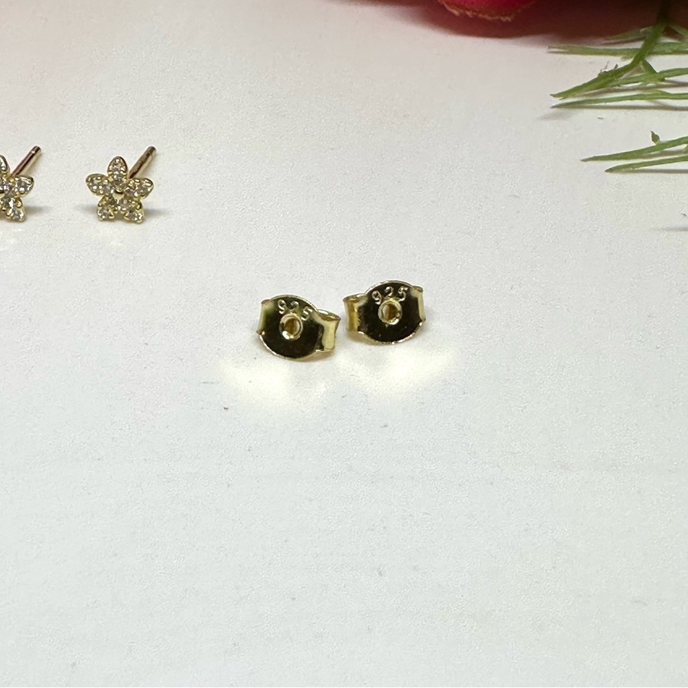 NEW⚜️14K Over Sterling Silver CZ Flower Stud Earrings - Picture 6 of 8